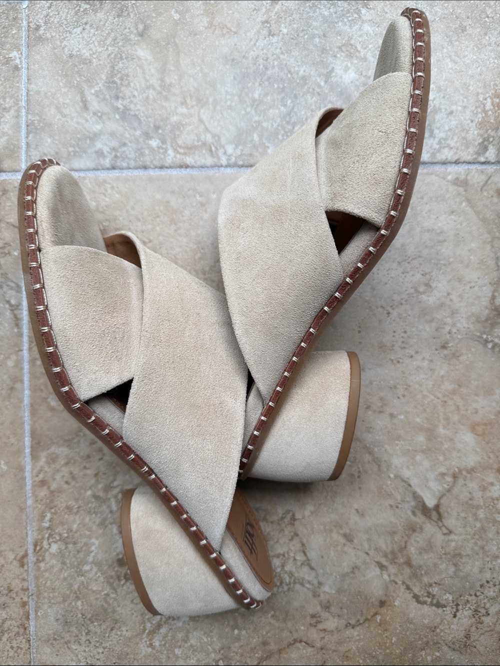 Sofft Beige Suede Crisscross Slide Sandals 10